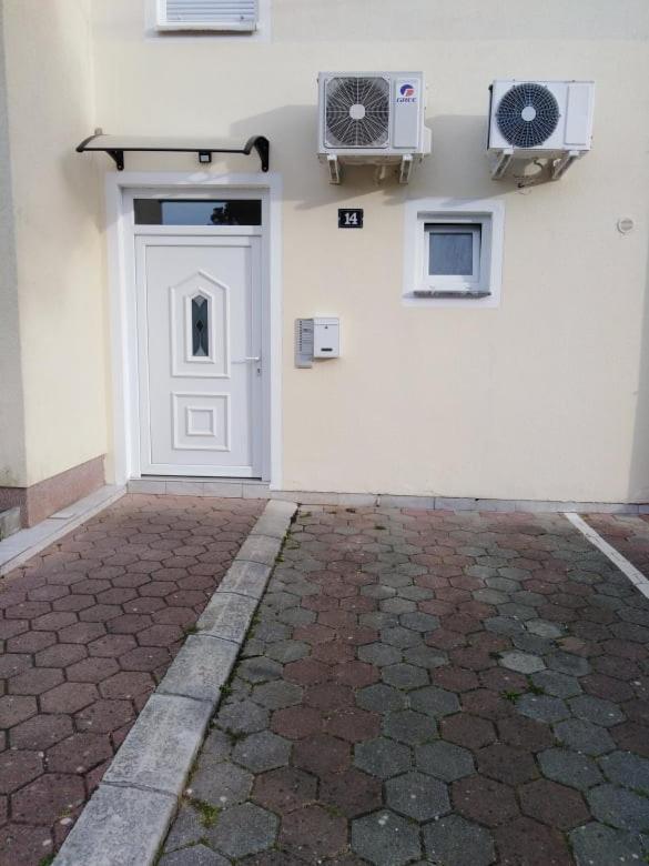 Studio Apartman Tonko - S Balkonom Zaton  Esterno foto